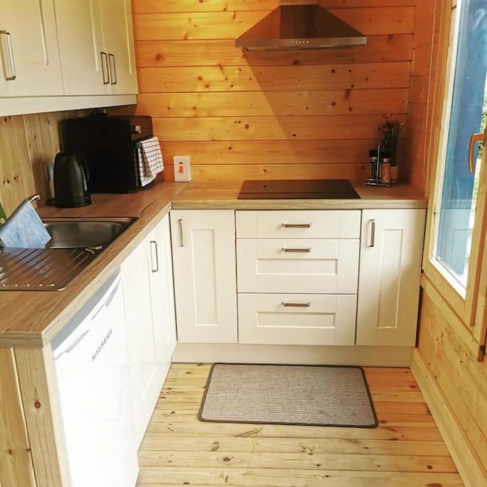 Ceaser'S Cabin Is A Cosy 1 Bedroom Cabin اهينتش المظهر الخارجي الصورة